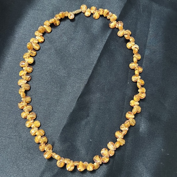 Handmade Necklace shell-stone (light brown zigzag + Ivory + brown square bead) - Picture 5 of 12